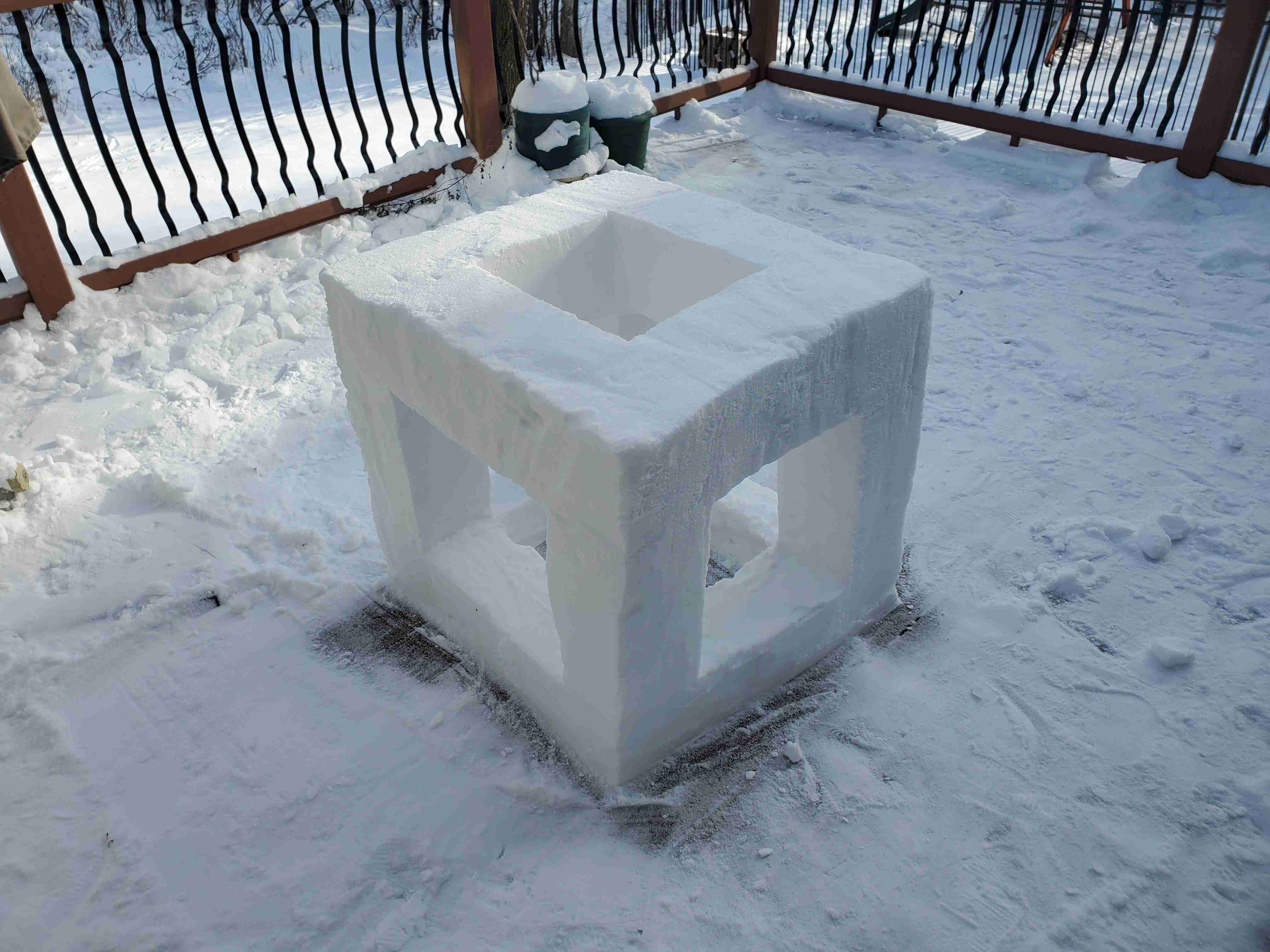 Snow hollow cube